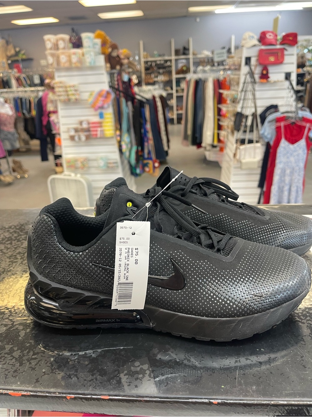 Nike Men’s Air Max Phoenix Sneakers